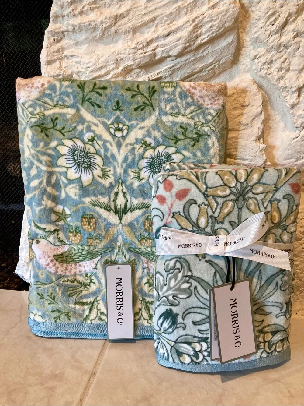 NWT Morris and Company bath bundle- one bath towel and 2 hand towels